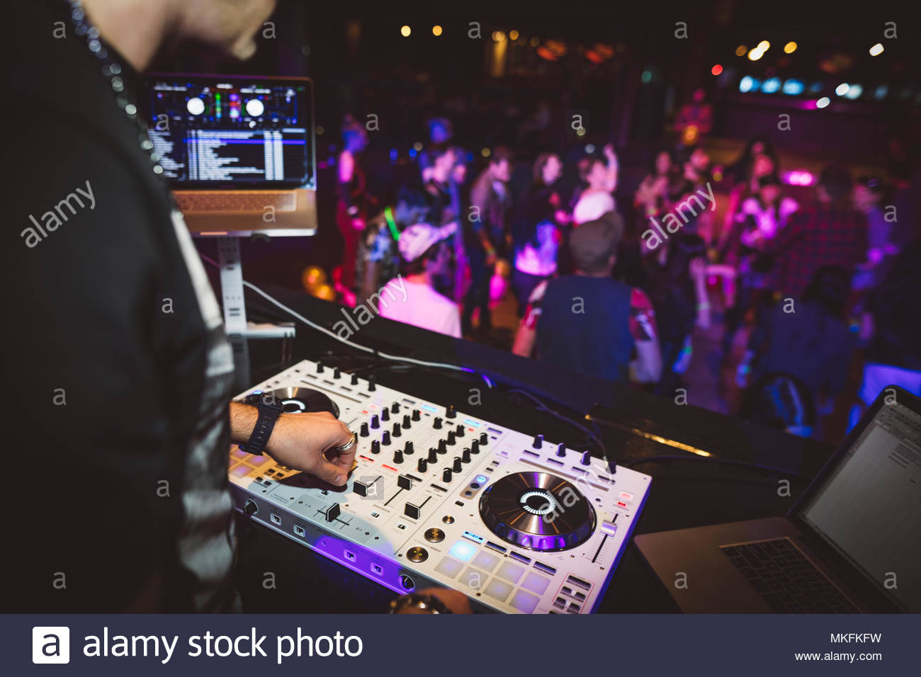 Dj playing music crowd hires stock photography and images Alamy
