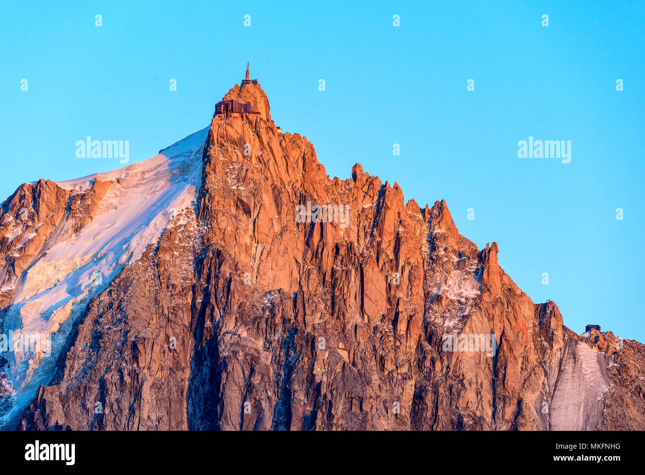 Aiguille du Midi (3842 m) and the Cosmic refuge, Mont Blanc massif seen  from Aiguilles Rouges, Alps, Haute Savoie, France Stock Photo - Alamy