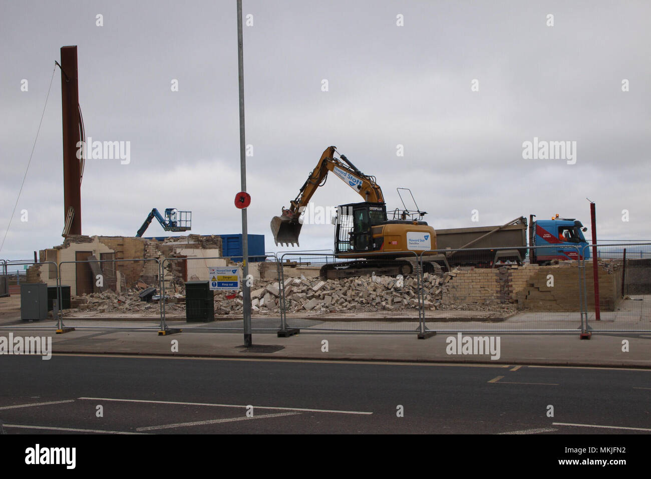 Disused public toilets hires stock photography and images Alamy