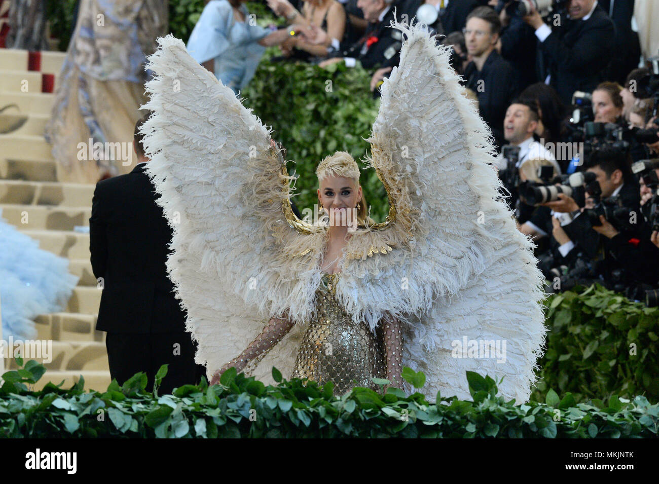 New York, USA. 7th May 2018. Katy Perry attends 'Heavenly Bodies: Fashion & the Catholic Imagination', the 2018 Costume Institute Benefit at Metropolitan Museum of Art on May 7, 2018 in New York City. Credit: Erik Pendzich/Alamy Live News Stock Photo