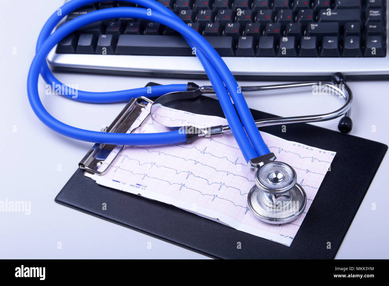 Is Computer Rx Down Laptop computer heart cardio hi-res stock photography and images - Alamy