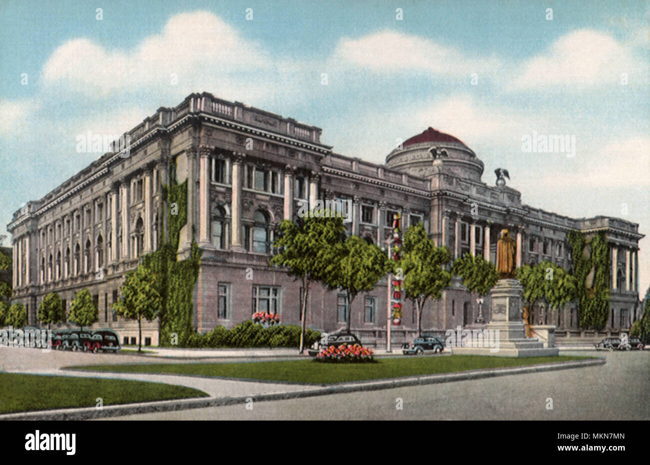 Milwaukee public museum hi-res stock photography and images - Alamy
