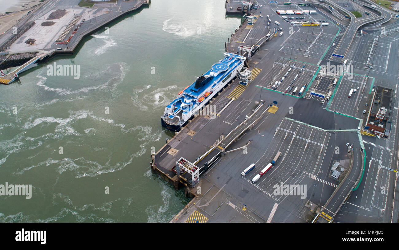 Calais port and the car ferry terminal hires stock photography and