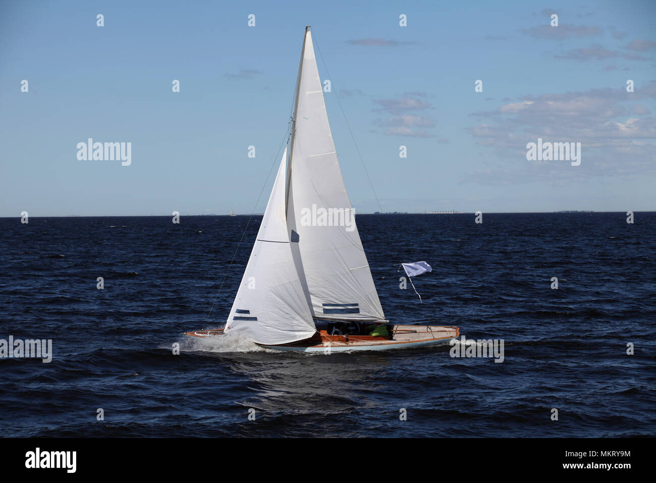 racing sailing yachts Stock Photo - Alamy