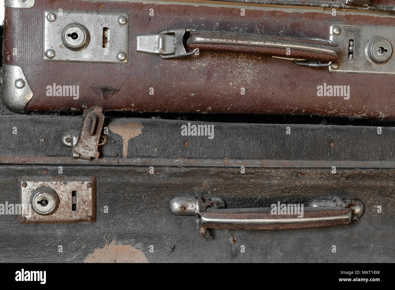 Old fashioned travel bag rotten suitcase hires stock photography and