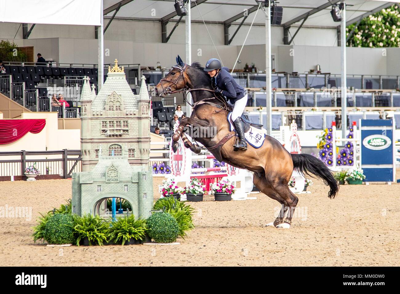 Windsor, Berkshire, UK. 9th May 2018. Windsor, Berkshire, UK. Day 1. Royal Windsor Hose Show. Windsor. Berkshire. UK. Showjumpimg. B&C Handicap. Sian Edwards riding Troo Contest. GBR. Winner.  09/05/2018. Credit: Sport In Pictures/Alamy Live News Stock Photo