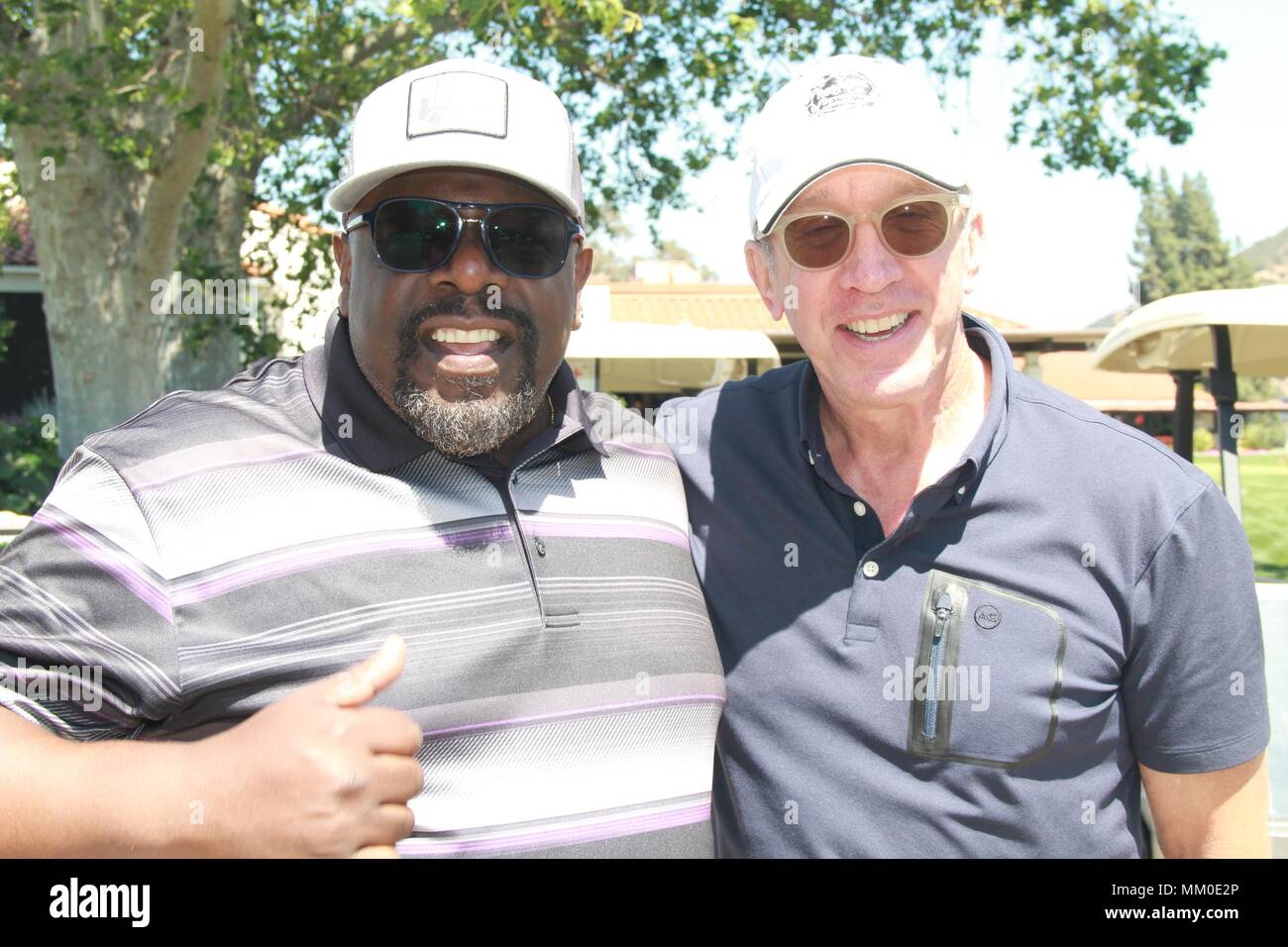 Hollywood, California, USA. 7th May, 2018. I15982CHW.The 11th Annual George Lopez Celebrity Golf Classic Benefitting The George Lopez Foundation - Cocktail Party & Awards Presentation Ceremony .Lakeside Country Club, Toluca Lake, CA USA.05/07/2018.CEDRIC THE ENTERTAINER AND TIM ALLEN . © Clinton H.Wallace/Photomundo International/ Photos Inc Credit: Clinton Wallace/Globe Photos/ZUMA Wire/Alamy Live News Stock Photo