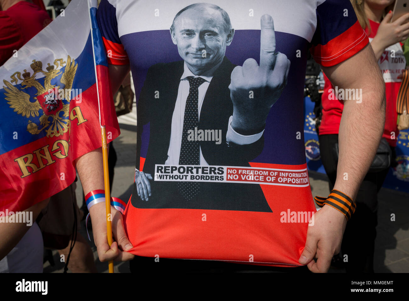 London, UK 9th May 2018: Russians and Russian-speakers from around the Russian Federation and former Soviet states (such as the Baltics) and of all generations, celebrate Victory Day, the annual commemoration remembering the sacrifice of Red Army heroes who defeated facism during WW2 - marching through the heart of British government in Whitehall, Parliament Square and ending outside Parliament itself. (Photo by Richard Baker / Alamy Live News) Stock Photo