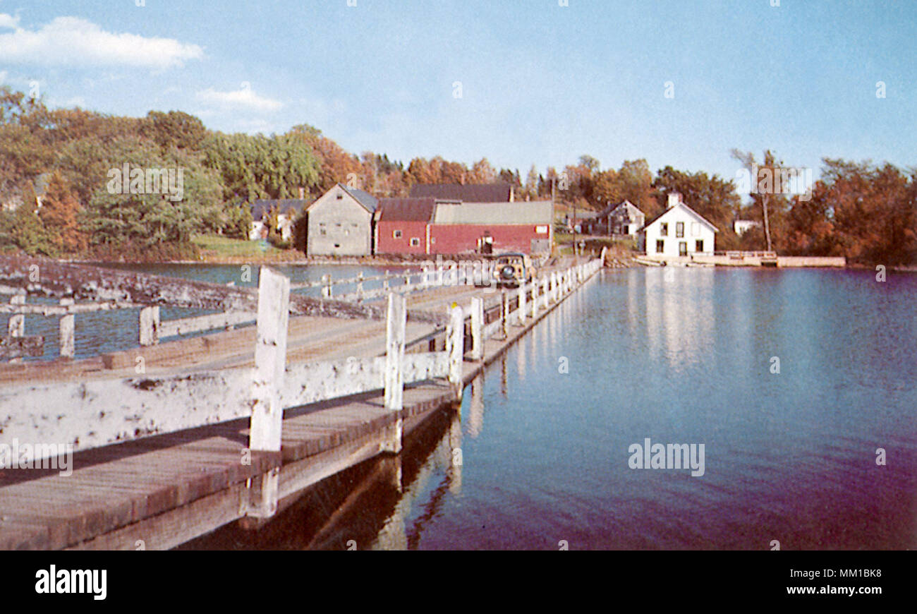 Floating Bridge. Brookfield. 1956 Stock Photo Alamy