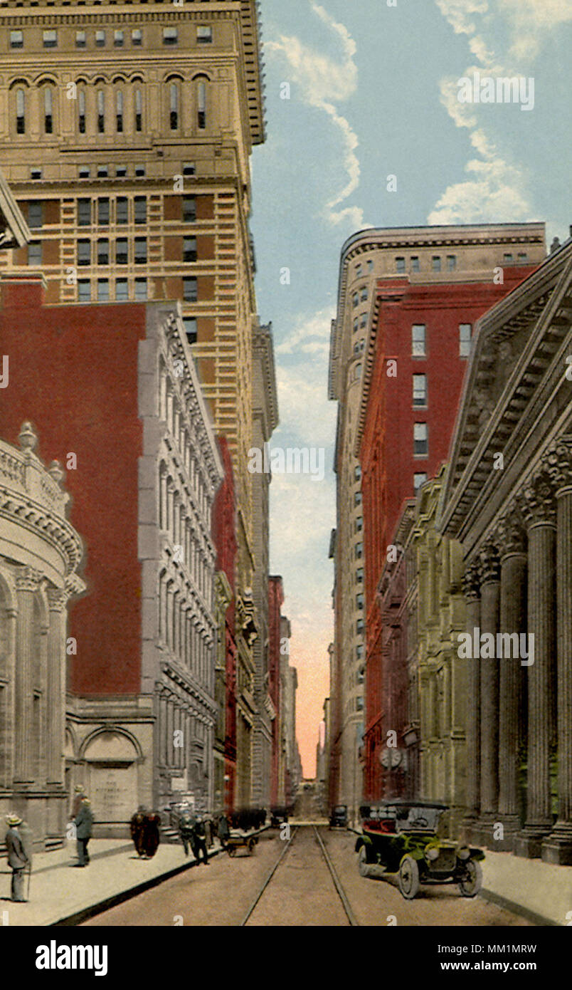 Fourth Avenue. Pittsburgh. 1915 Stock Photo