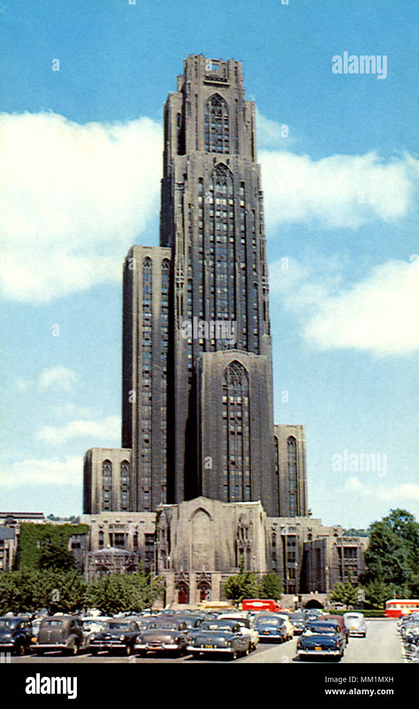 Universty of Pittsburgh Cathedral of Learning. 1955 Stock Photo
