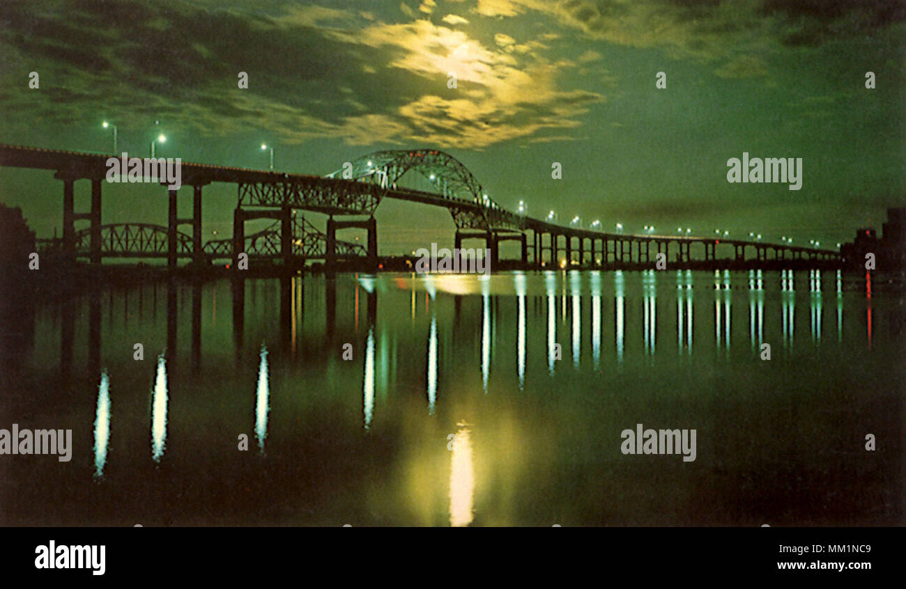 Duluth Superior Hi Bridge. Duluth. 1955 Stock Photo - Alamy