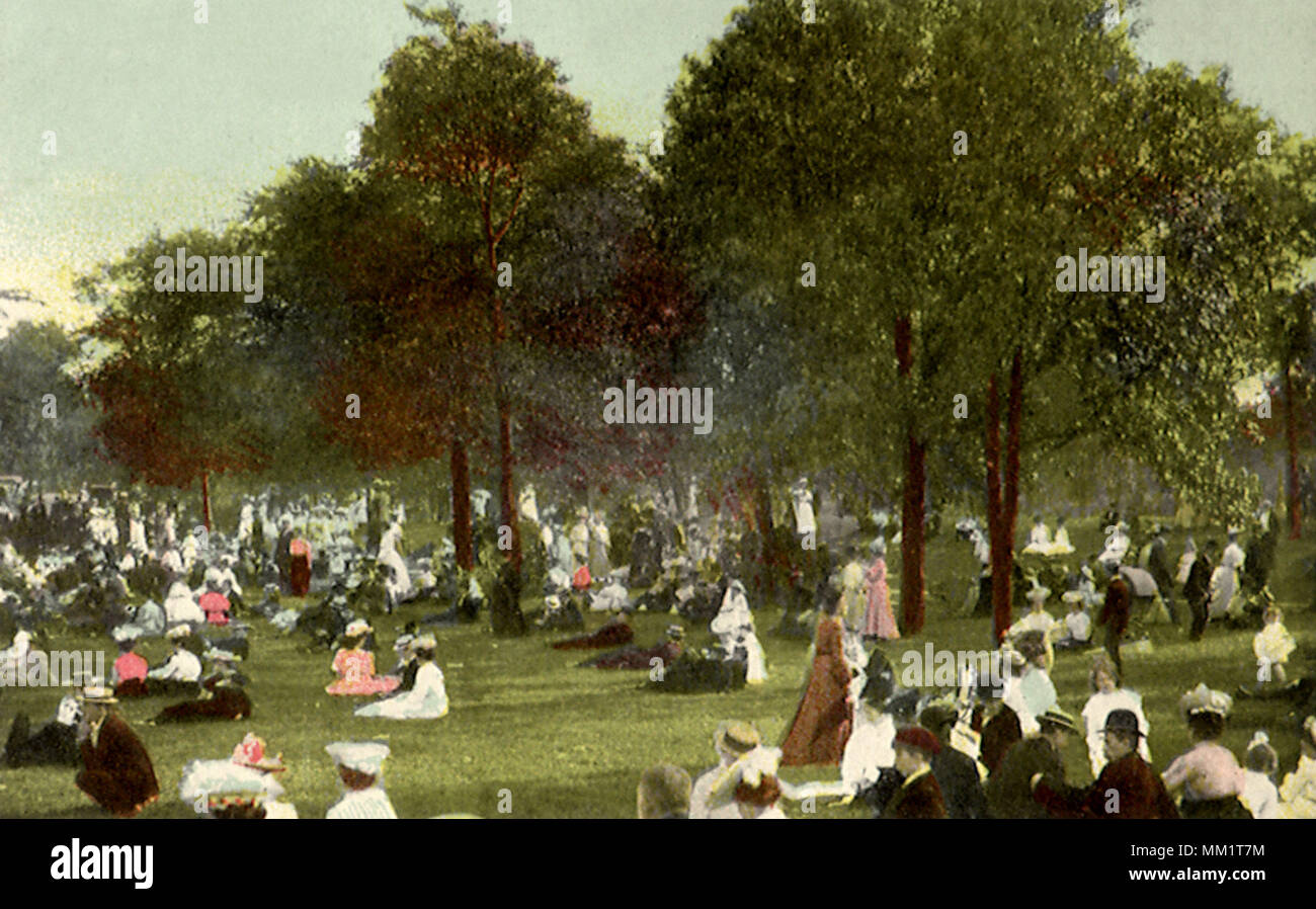 Lincoln Park on a Sunday Afternoon. Chicago. 1910 Stock Photo