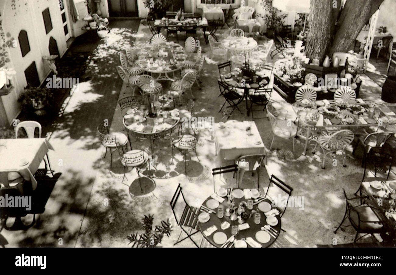 Outdoor Dining Patio. Geneva. 1963 Stock Photo Alamy