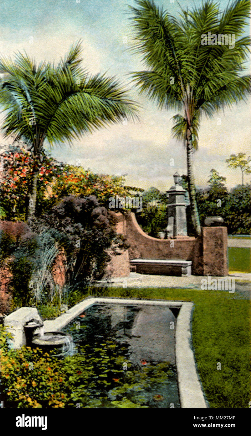 Ponce de Leon Plaza at Coral Gables. Miami. 1920 Stock Photo Alamy