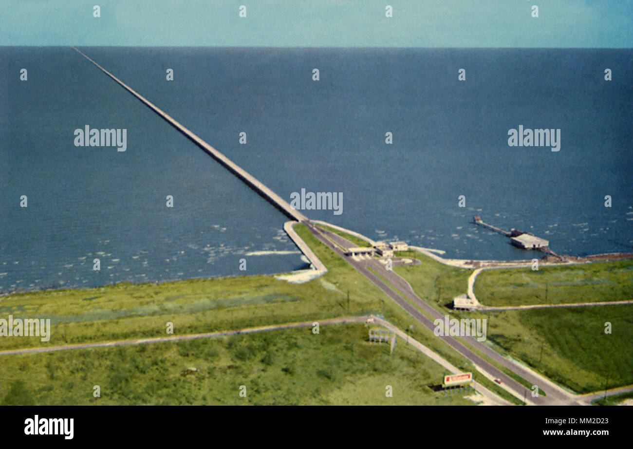 Lake Pontchartrain Causeway. New Orleans. 1960 Stock Photo - Alamy