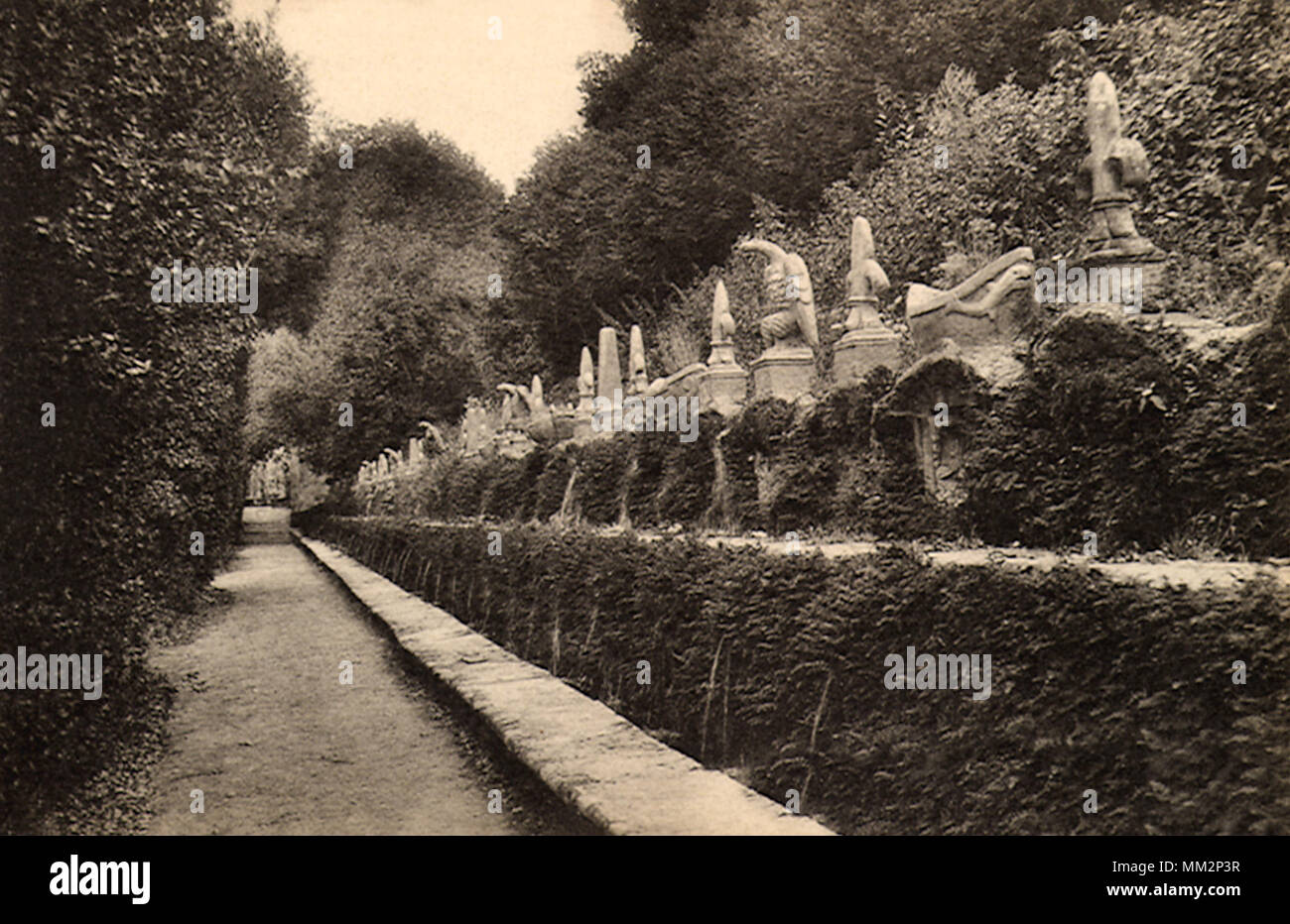 Avenue of One Hundred Fontanas. Tivoli. 1910 Stock Photo