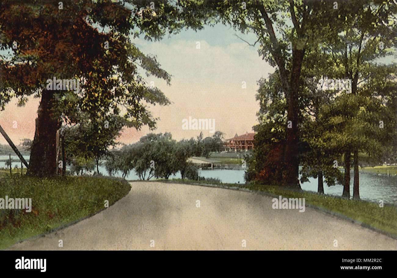 Driveway at Miller Park. Bloomington. 1914 Stock Photo Alamy