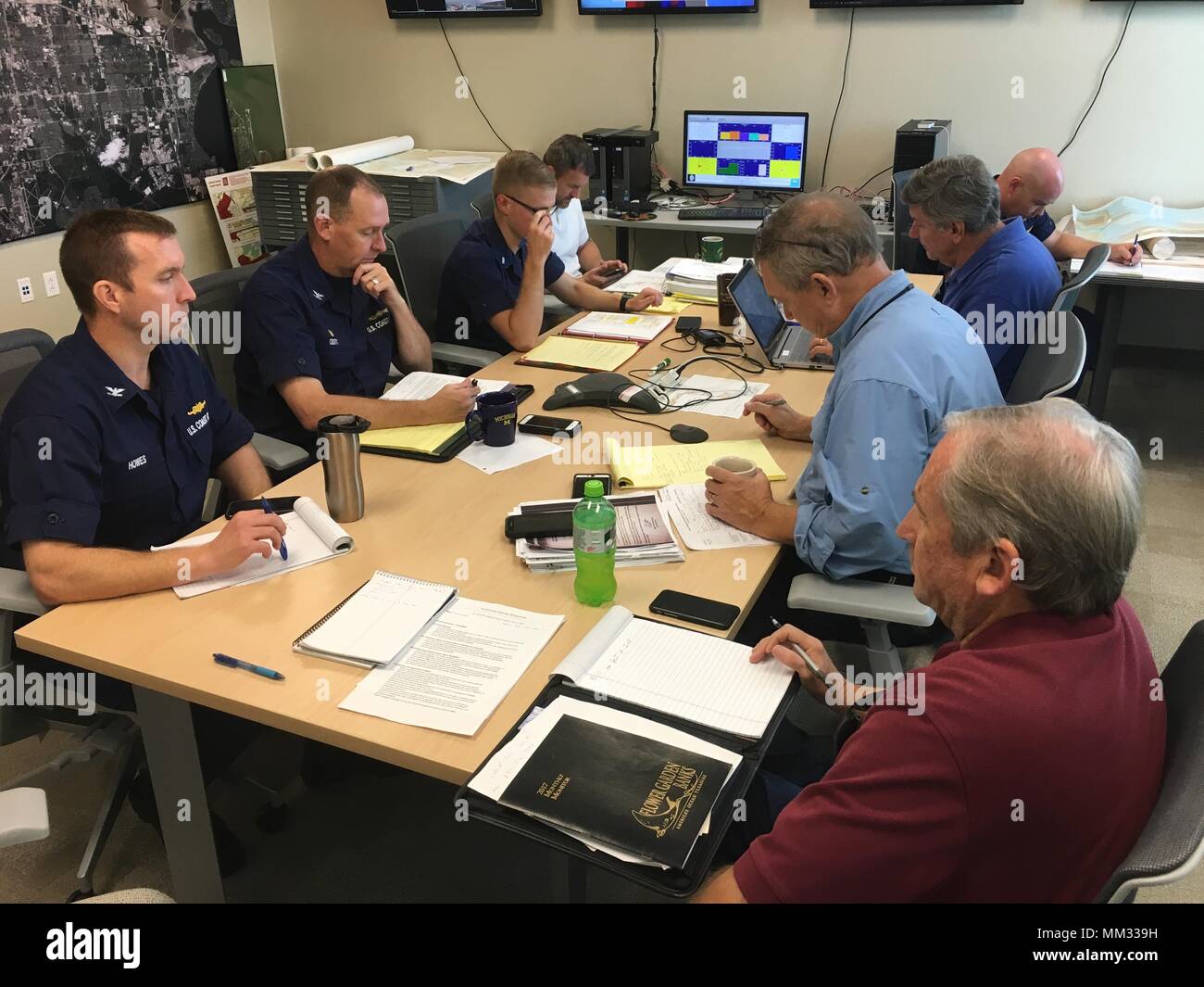 Incident command post hires stock photography and images Alamy