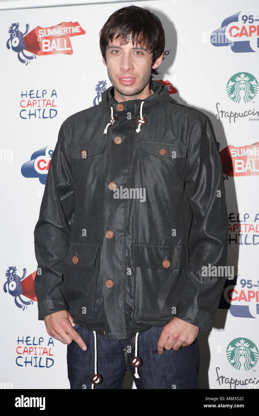 Example singer hires stock photography and images Alamy