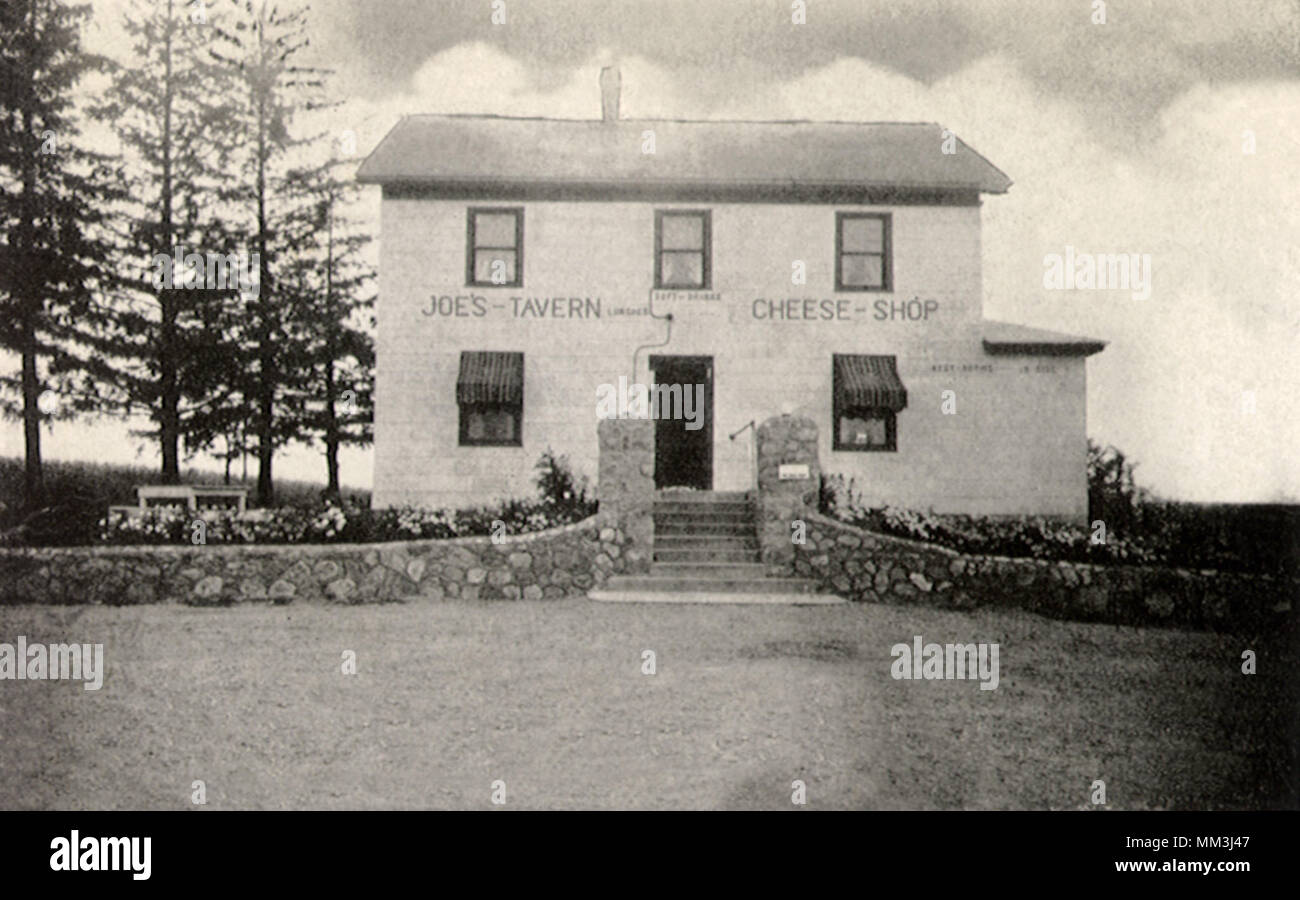 Joe's Tavern & Cheese Shop. Middleton. 1944 Stock Photo Alamy