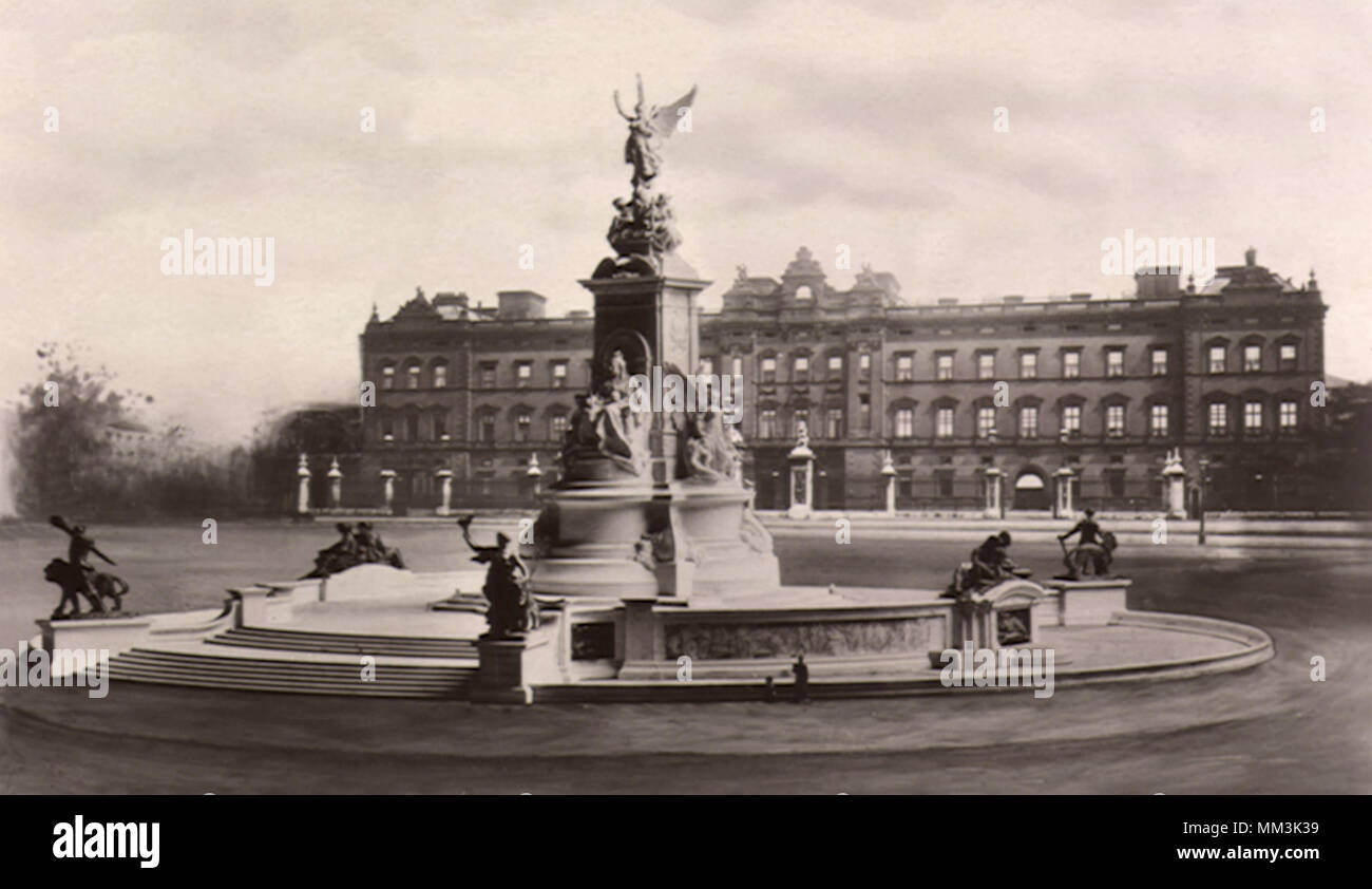 Queen Victoria Memorial. London. 1930 Stock Photo