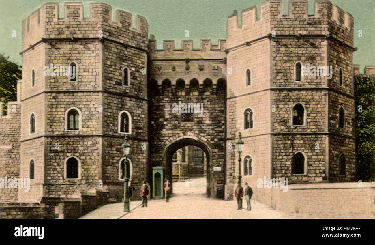 Henry VIII Gateway at Castle. Windsor. 1910 Stock Photo - Alamy