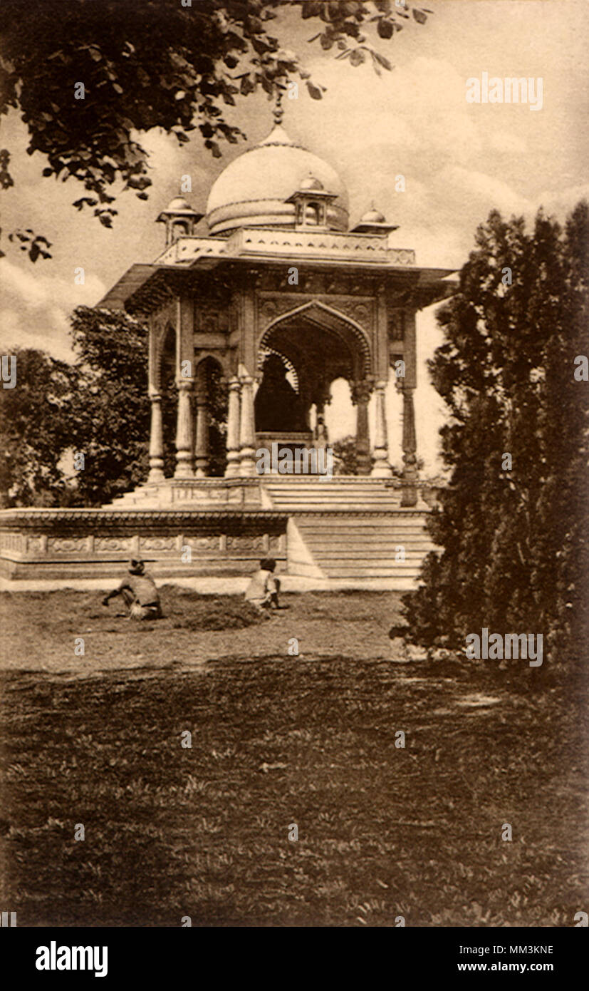 Queen's Statue. Lahore. 1948 Stock Photo Alamy