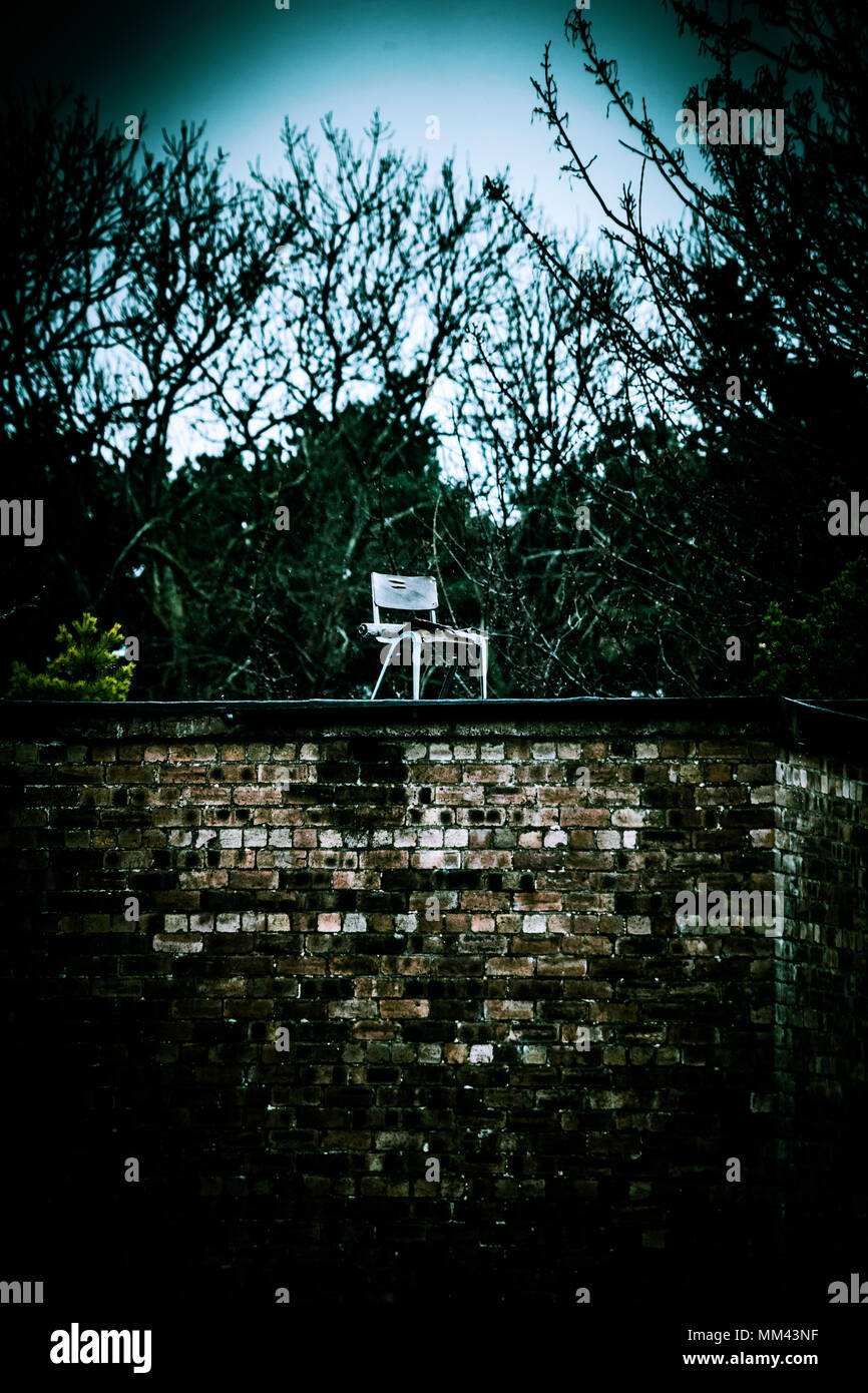 Old broken rooftop hi-res stock photography and images - Alamy