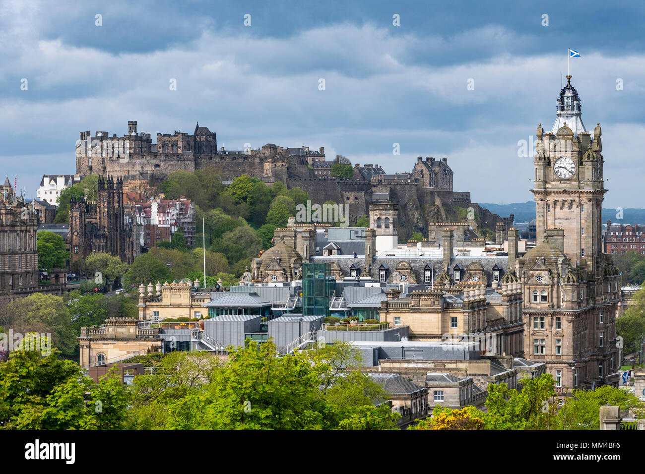 Skyline view of Edinburgh Castle and clocktower of Balmoral Hotel in  Edinburgh, Scotland, UK Stock Photo - Alamy