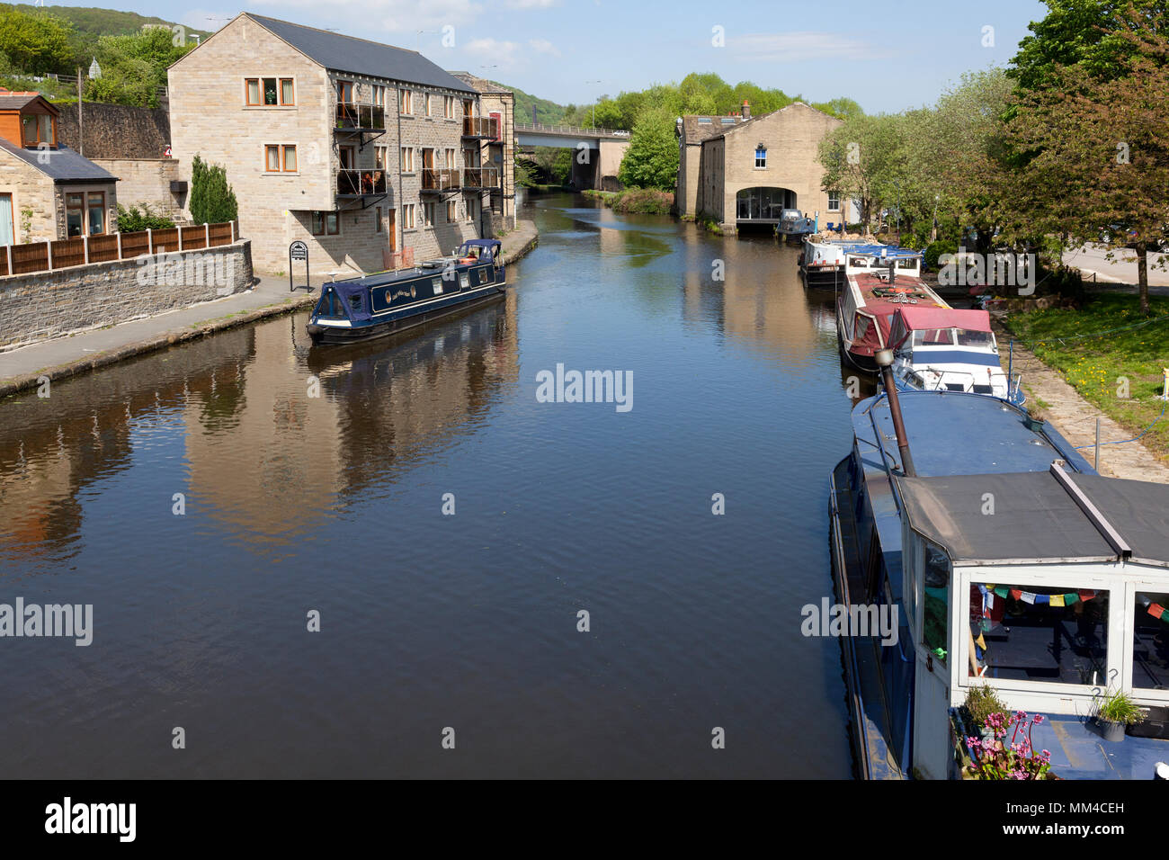 Calder & Hebble Navigation at Elland Wharf, West Yorkshire Stock Photo ...