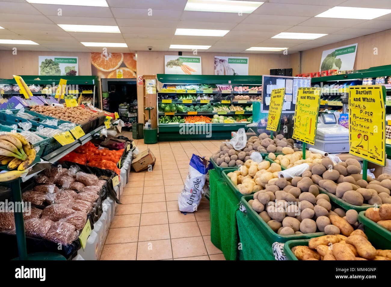 Grand display of fruit and vegetables, Bartlett and white greengrocers Ramsgate Stock Photo