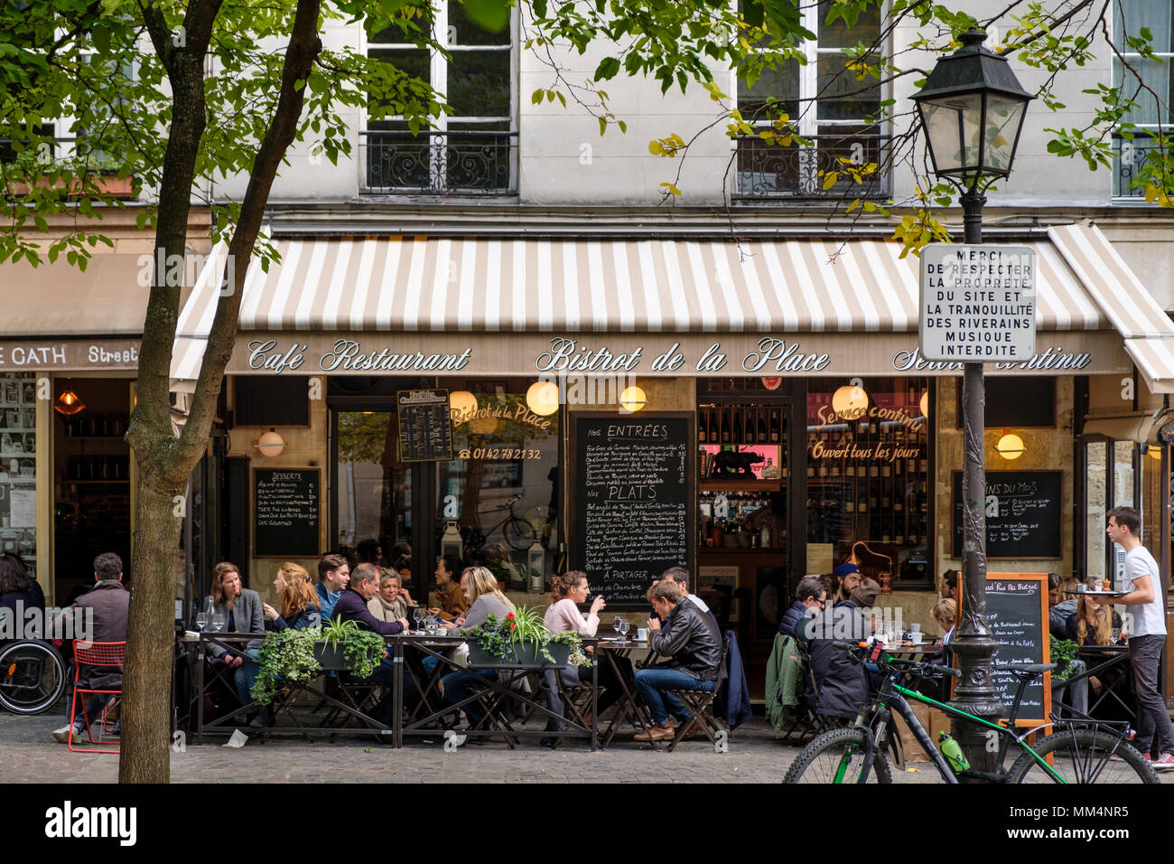 Outdoor cafe hi-res stock photography and images - Alamy