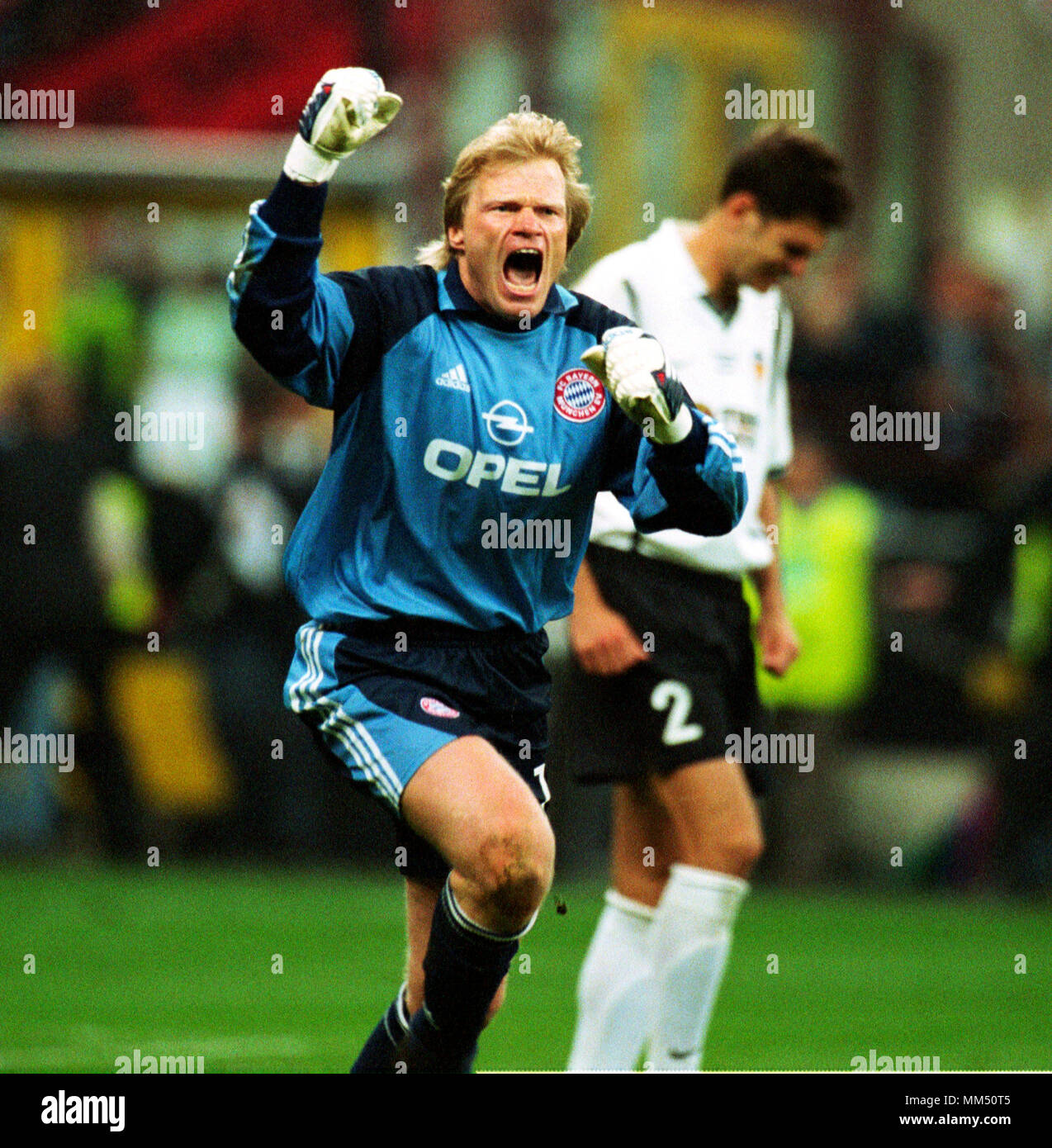 Football: San Siro stadium Milan Italy, 23.05.2001 UEFA Champions League  Final Season 2000/2001, FC Bayern Munich (MŸnchen, Muenchen, Munchen) vs  Valencia CF 5:4 after penalties --- Munich goalkeeper Oliver Kahn  celebrates after