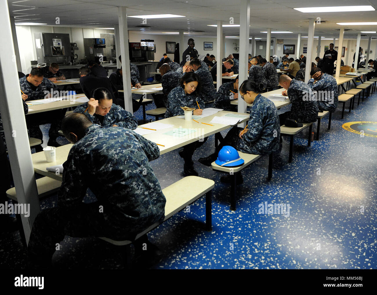 USS Boxer (LHD 4) is a Wasp-class amphibious assault ship commissioned ...