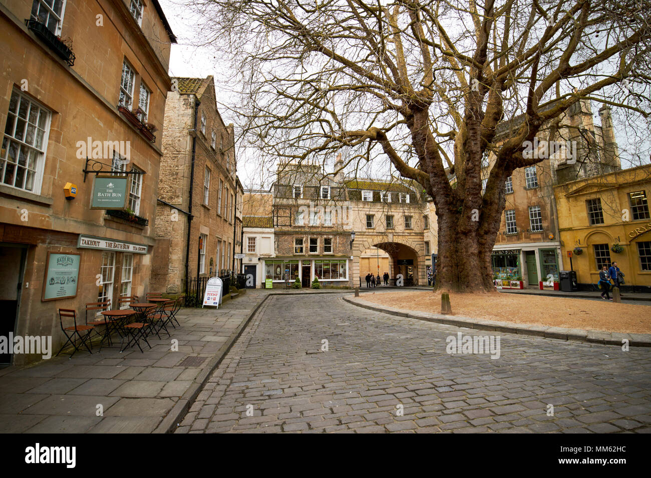 Abbey street cobblestoned street through georgian Bath to Abbey Green ...