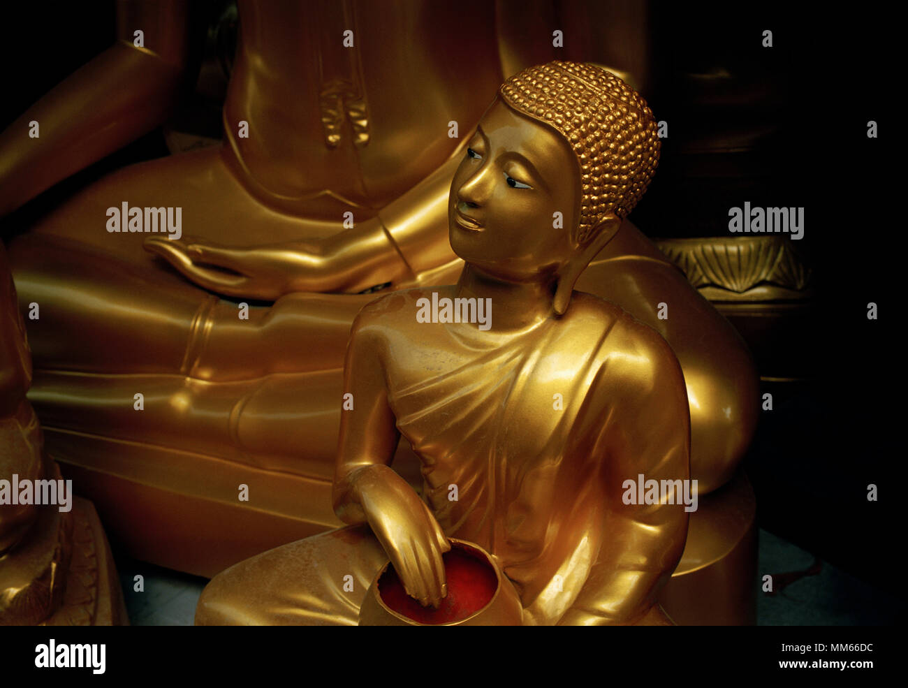 Thai Buddhism Buddha statue art for sale in Bamrung Muang Road in