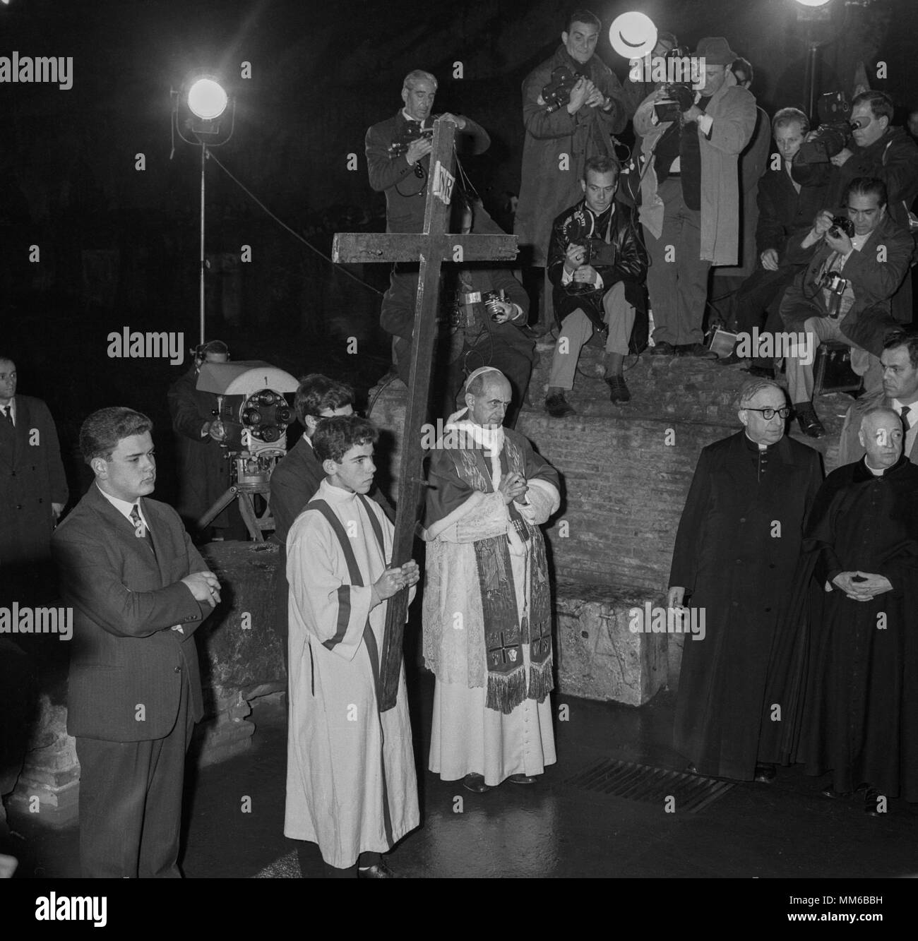 Pope Paul VI, the first Via Crucis in the Colosseum. 27 March 1964 Stock Photo