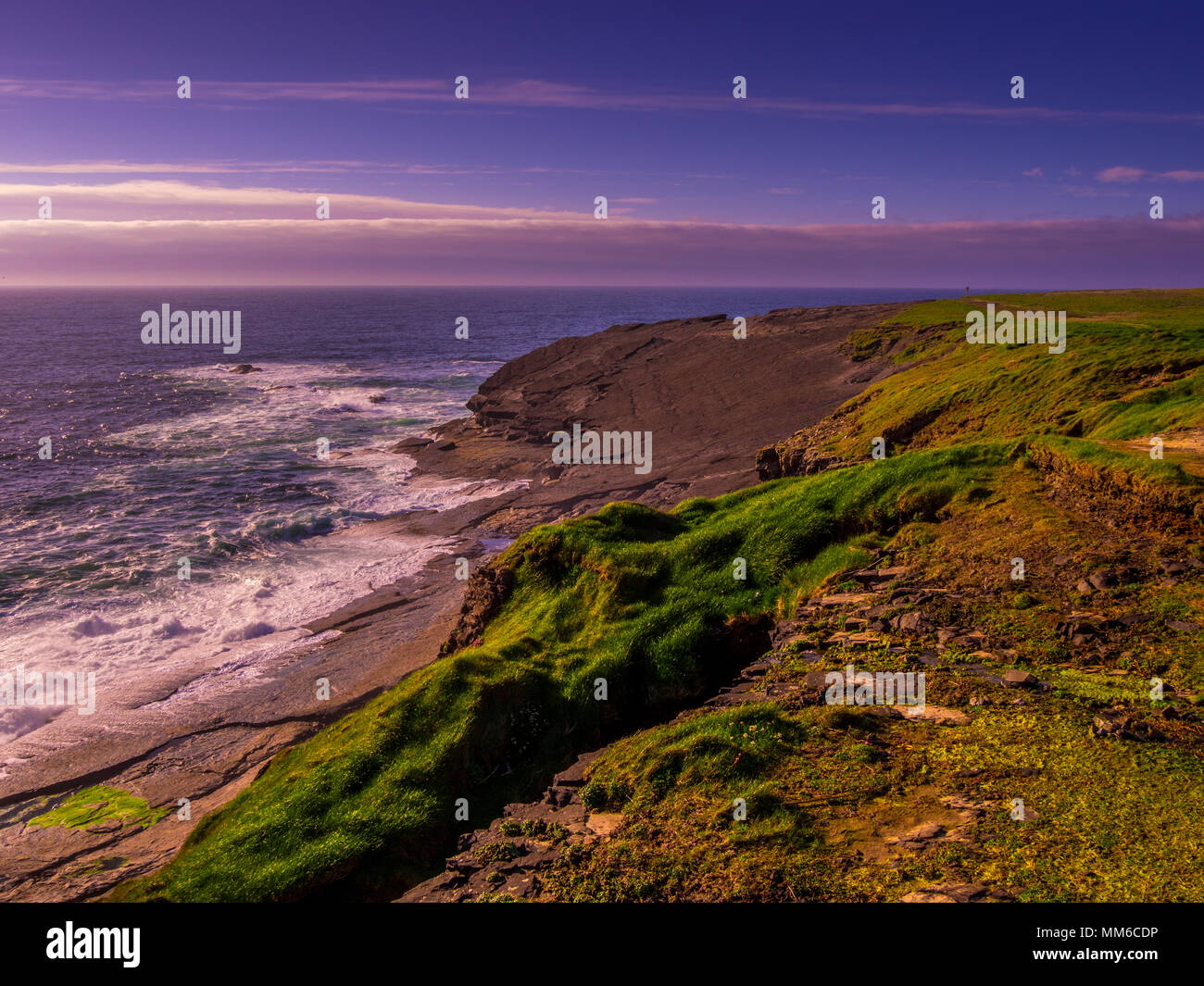 Kilkee Wonderful cliffs kilkee irish west hi-res stock photography and images ...