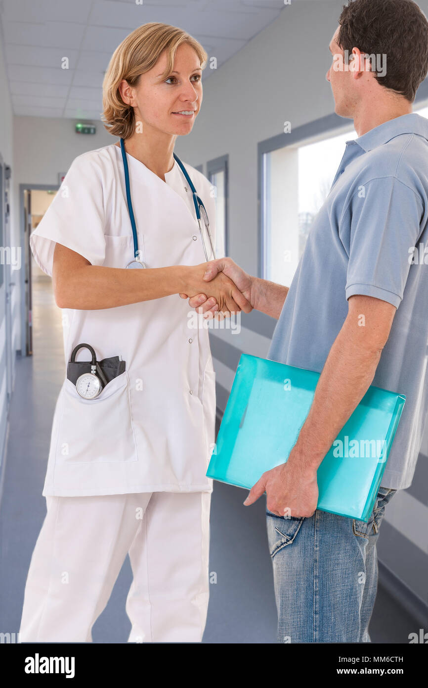 Leave hospital old man hi-res stock photography and images - Alamy