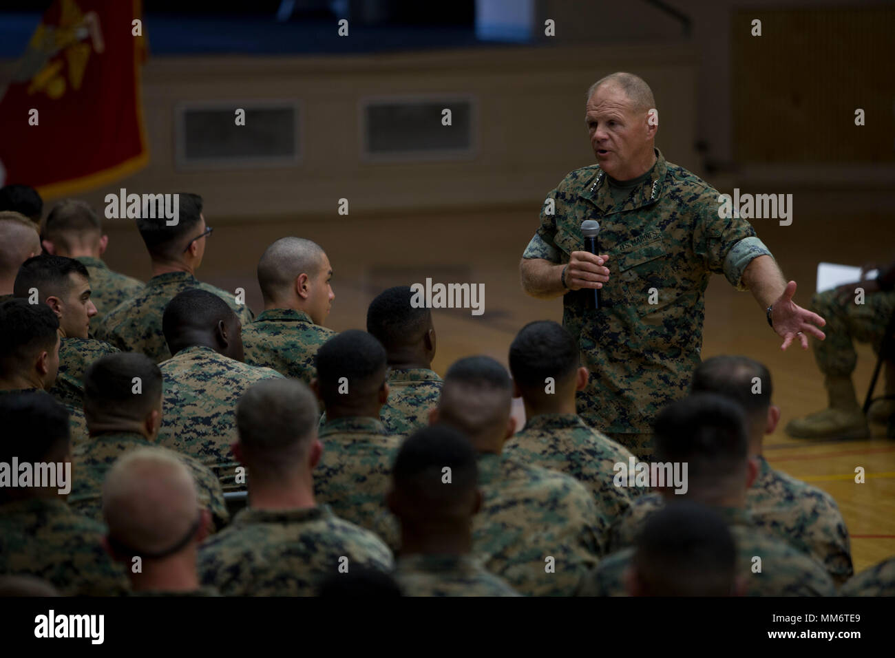 Commandant of the Marine Corps, Robert B. Neller addresses Marines and Sailors at Marine Corps Combat Service Support Schools and Field Medical Training Battalion-East on Camp Johnson, N.C., Sept. 7, 2017. Neller and Sgt. Maj. Ronald L. Green visited Camp Johnson to inform Marines and Sailors on various subjects pertaining to the Marine Corps. (U.S. Marine Corps photo by Lance Cpl. Luis E. Zamot III) Stock Photo