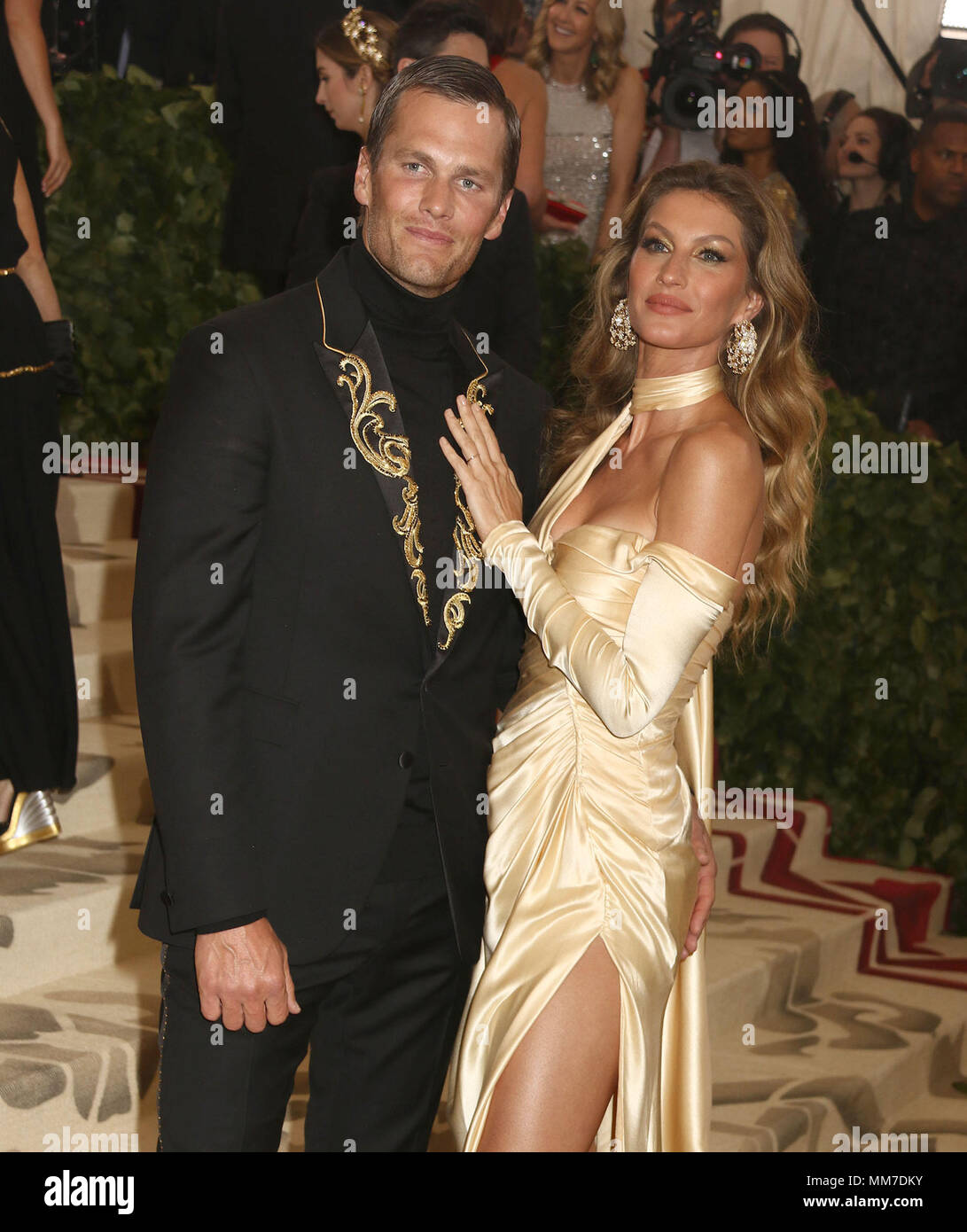 New York City New York Usa 7th May 2018 Football Player Model Tom Brady And Gisele Bundchen Attend The Costume Institute Benefit Celebrating The Opening Of Heavenly Bodies Fashion And The Catholic