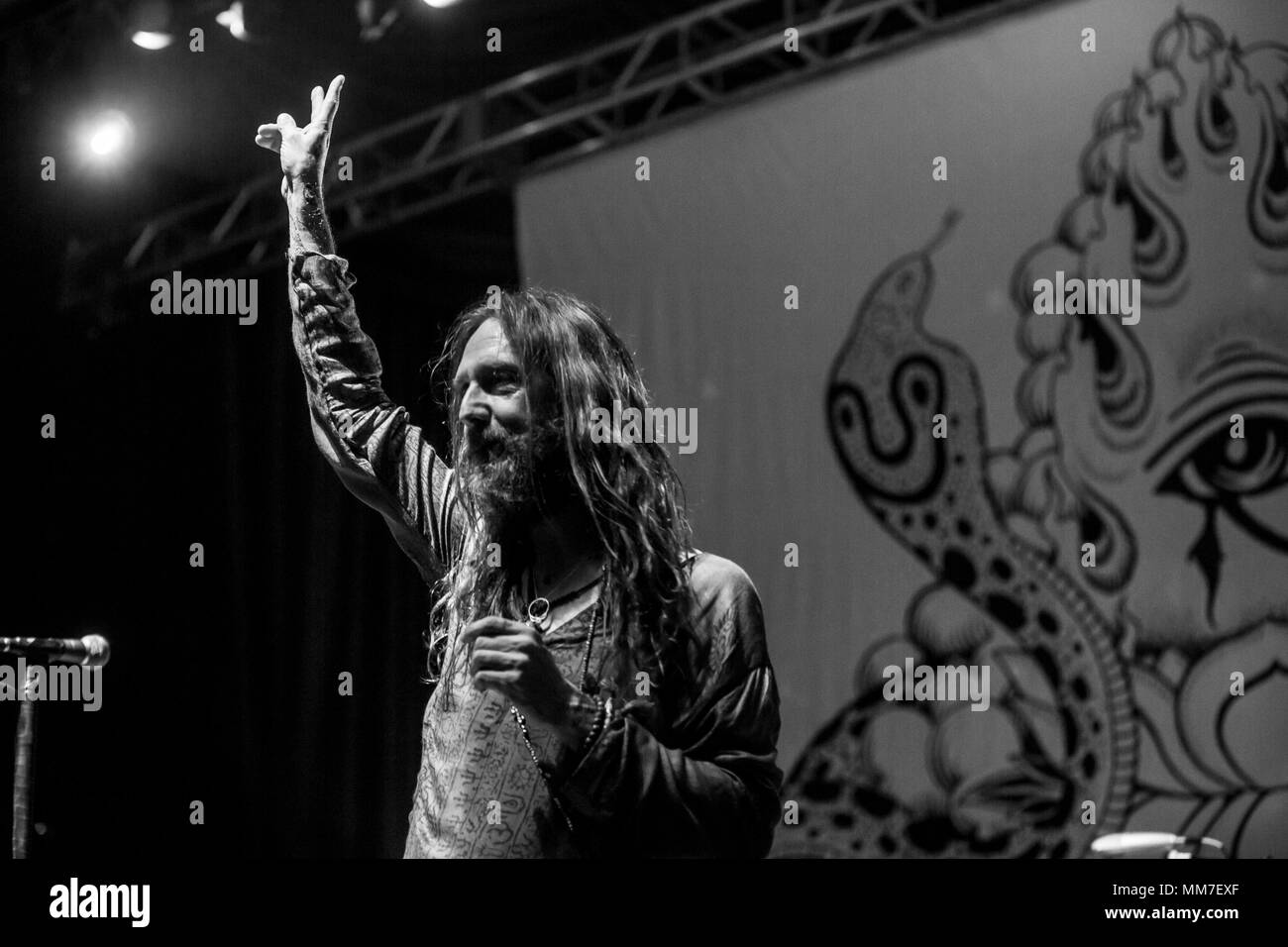 News crow Black and White Stock Photos & Images Alamy