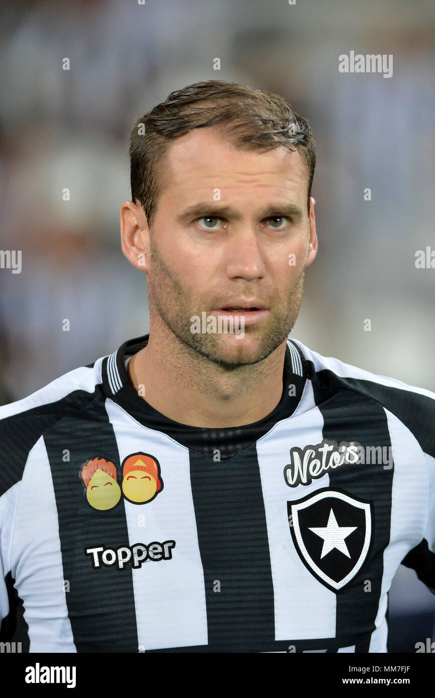 Rio De Janeiro, Brazil. 09th May, 2018. Joel Carli during Botafogo vs. Audax Italiano at the Nilton Santos Stadium, valid for the return match of the South American Cup in Rio de Janeiro, RJ. Credit: Celso Pupo/FotoArena/Alamy Live News Stock Photo
