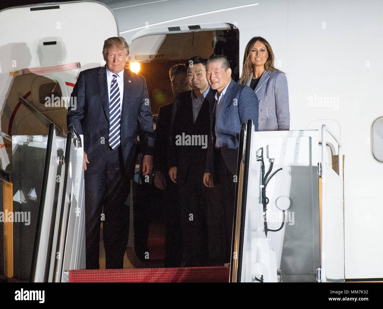 Joint Base Andrews, Maryland, USA. 10th May, 2018. United States President Donald J. Trump welcomes Kim Dong Chul, Kim Hak Song and Tony Kim back to the US at Joint Base Andrews in Maryland on Thursday, May 10, 2018. The three men were imprisoned in North Korea for periods ranging from one and two years. Credit: dpa picture alliance/Alamy Live News Stock Photo