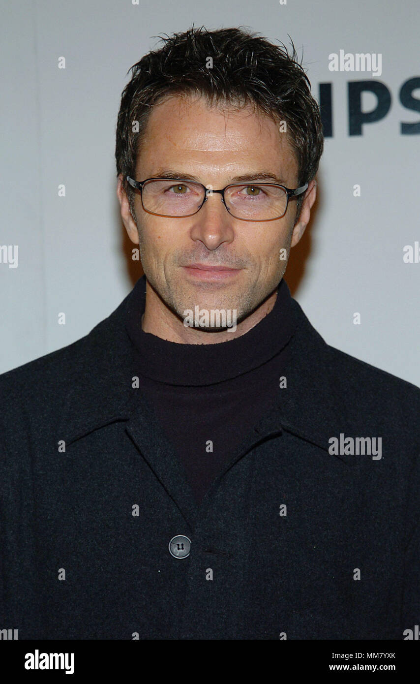 Tim Daly arriving at The Merchand Of Venice at The AFI Film Festival at the Arclight Theatre in Los Angeles. November 9, 2004.DalyTim038 Red Carpet Event, Vertical, USA, Film Industry, Celebrities,  Photography, Bestof, Arts Culture and Entertainment, Topix Celebrities fashion /  Vertical, Best of, Event in Hollywood Life - California,  Red Carpet and backstage, USA, Film Industry, Celebrities,  movie celebrities, TV celebrities, Music celebrities, Photography, Bestof, Arts Culture and Entertainment,  Topix, headshot, vertical, one person,, from the year , 2004, inquiry tsuni@Gamma-USA.com Stock Photo
