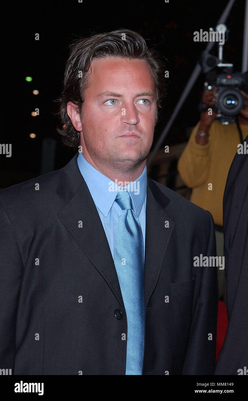 Matthew Perry - Friends -  arrives at the 28th Annual People's Choice Awards at the Pasadena Civic Auditorium in Los Angeles Sunday, January 13, 2002. PerryMatthew18.jpgPerryMatthew18 Red Carpet Event, Vertical, USA, Film Industry, Celebrities,  Photography, Bestof, Arts Culture and Entertainment, Topix Celebrities fashion /  Vertical, Best of, Event in Hollywood Life - California,  Red Carpet and backstage, USA, Film Industry, Celebrities,  movie celebrities, TV celebrities, Music celebrities, Photography, Bestof, Arts Culture and Entertainment,  Topix, headshot, vertical, one person,, from t Stock Photo