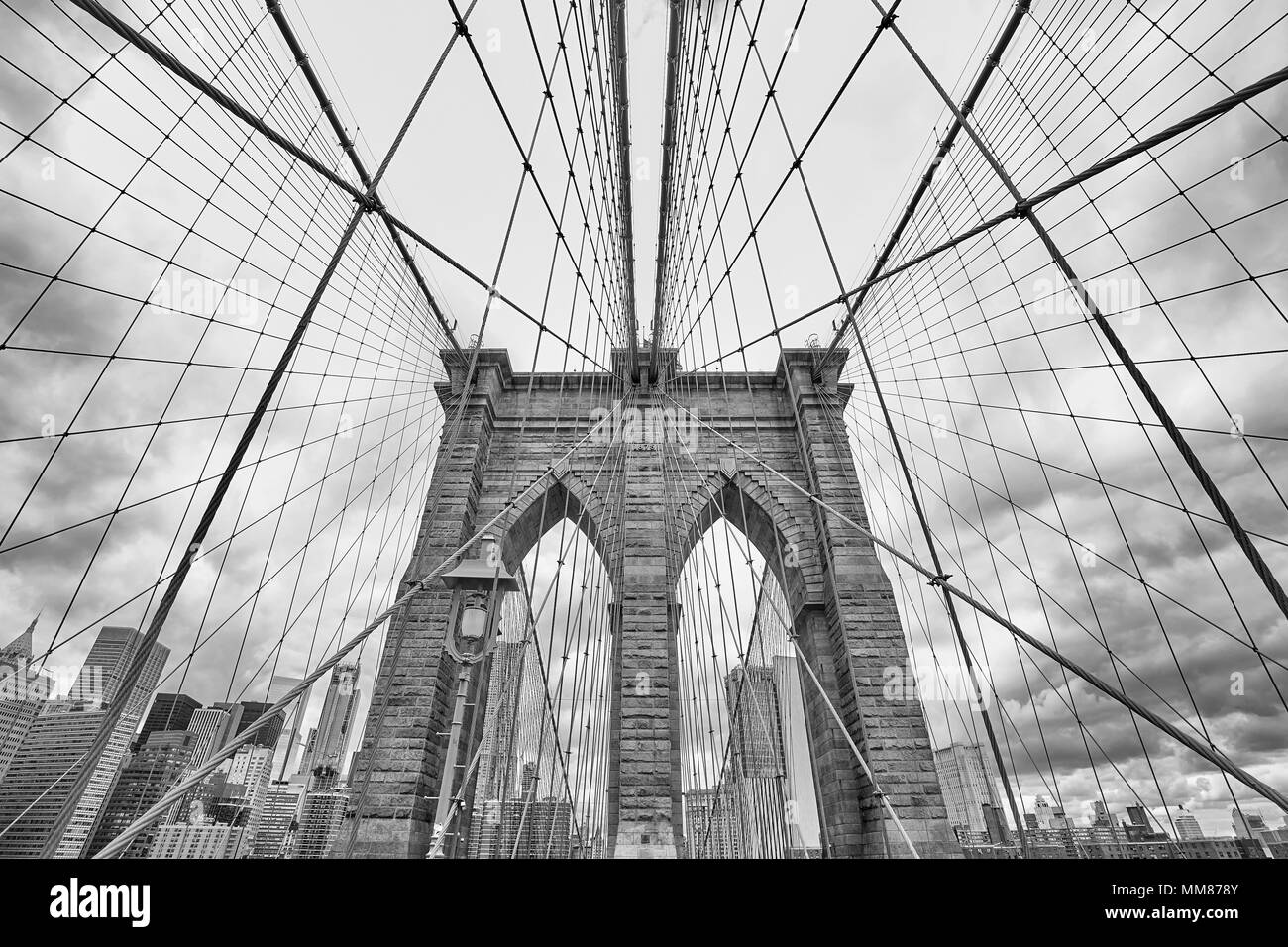 Usa new york new york city skyline suspension bridge hires stock
