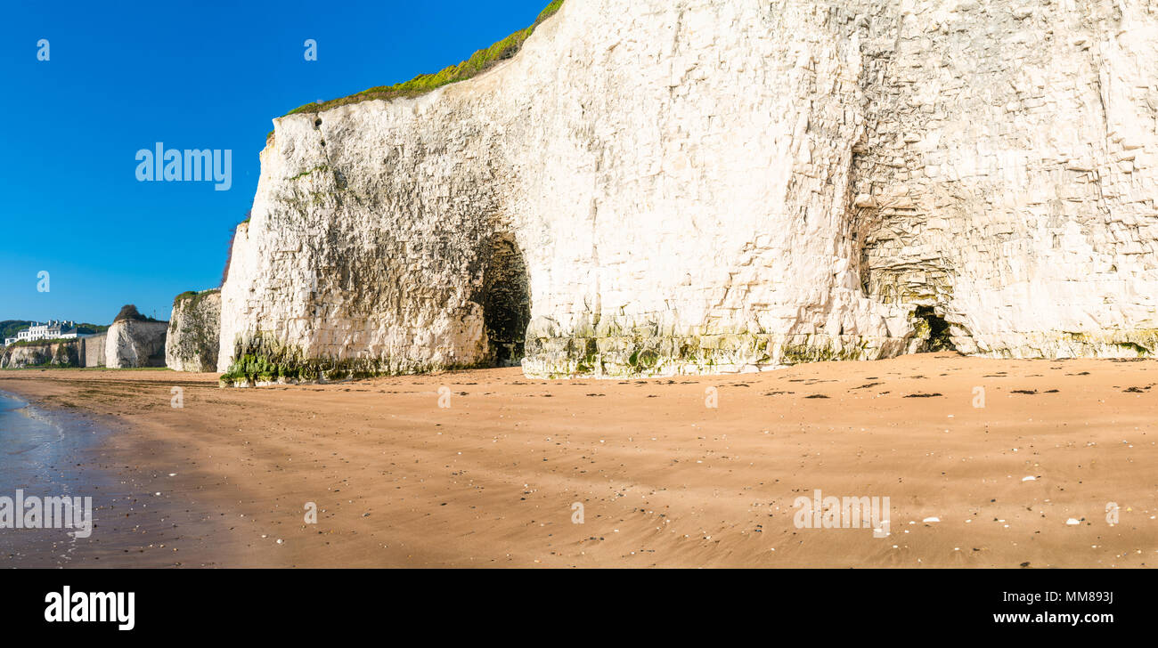Kingsgate bay sea arch hires stock photography and images Alamy