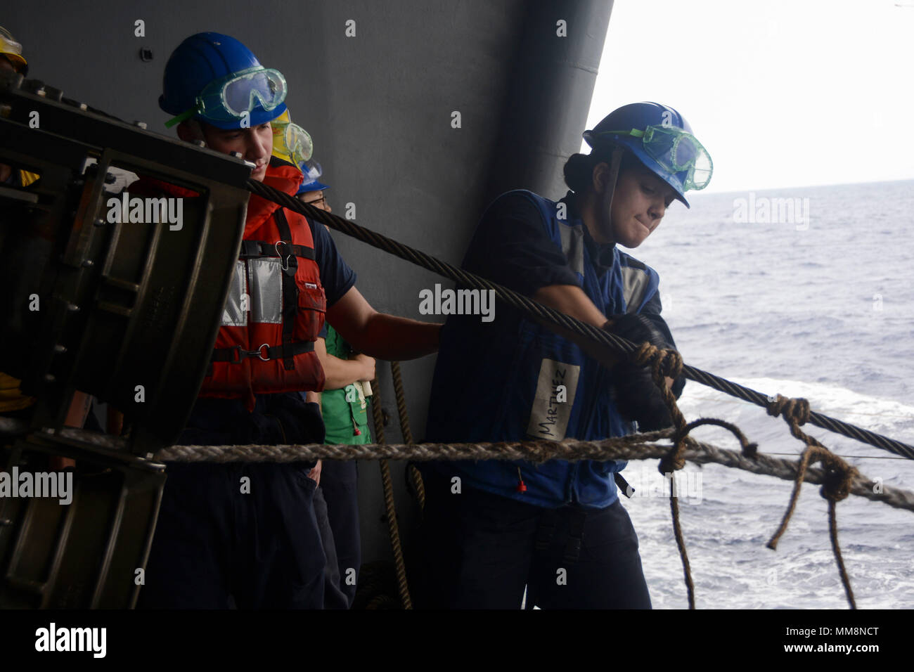 1709013NCL027073 PHILIPPINE SEA (Sept. 13, 2017) Boatswain’s Mate